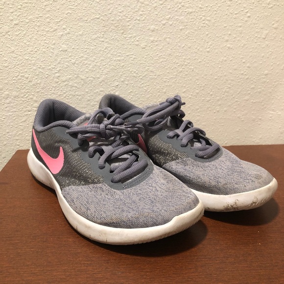 Nike Other - Girls Nike tennis shoes gray with pink size 4Y